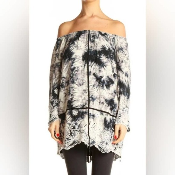 NWOT Romeo and Juliet Couture Tie Dye Embroidered Tunic - Picture 1 of 10